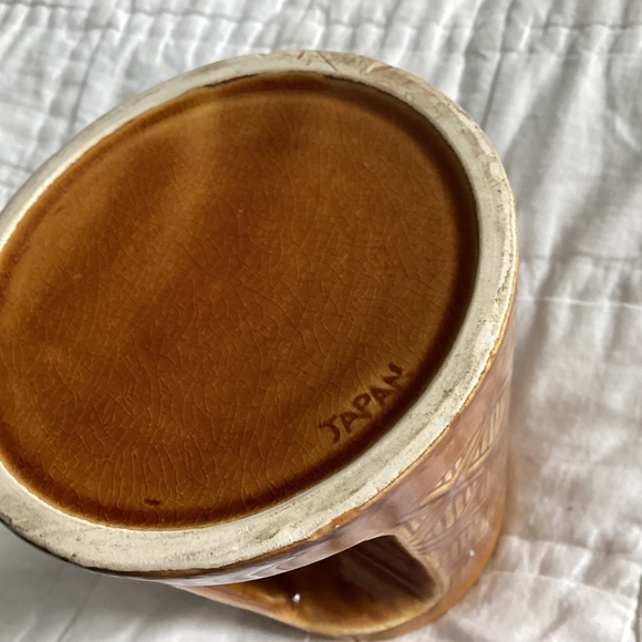 VINTAGE TIKKI GLAZED CERAMIC MUG WITH CONCAVE HANDLE; PRETTY COOL! - Picture 8 of 9